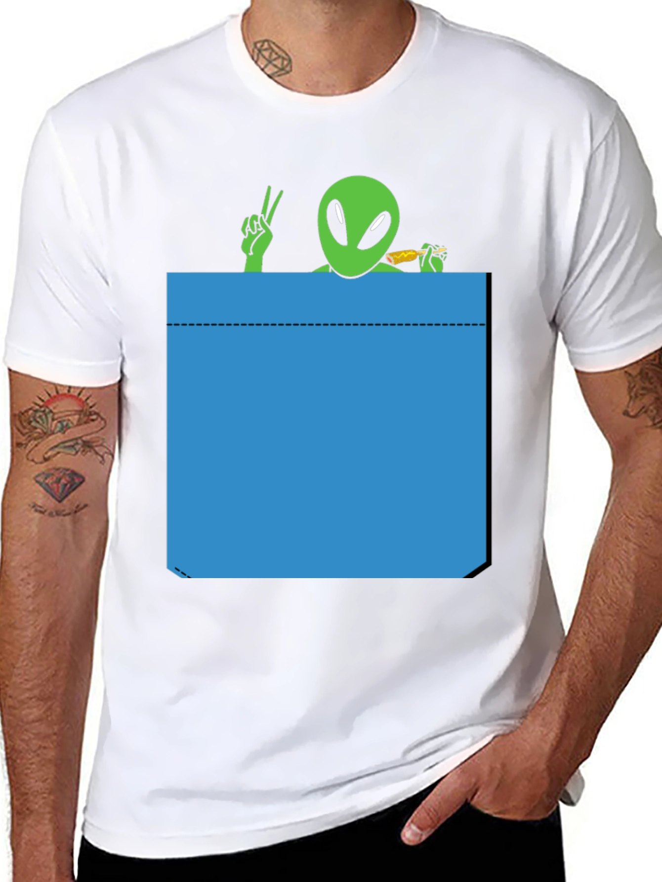Alien Pocket T-Shirt - Peace & Snacks