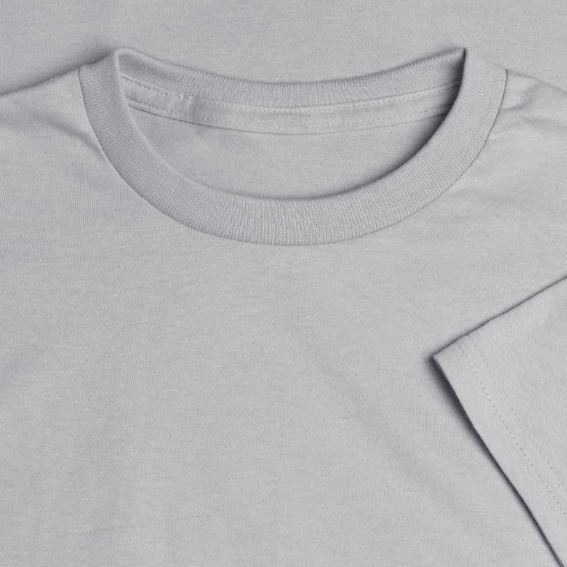 A minimalist cat design with a vintage style