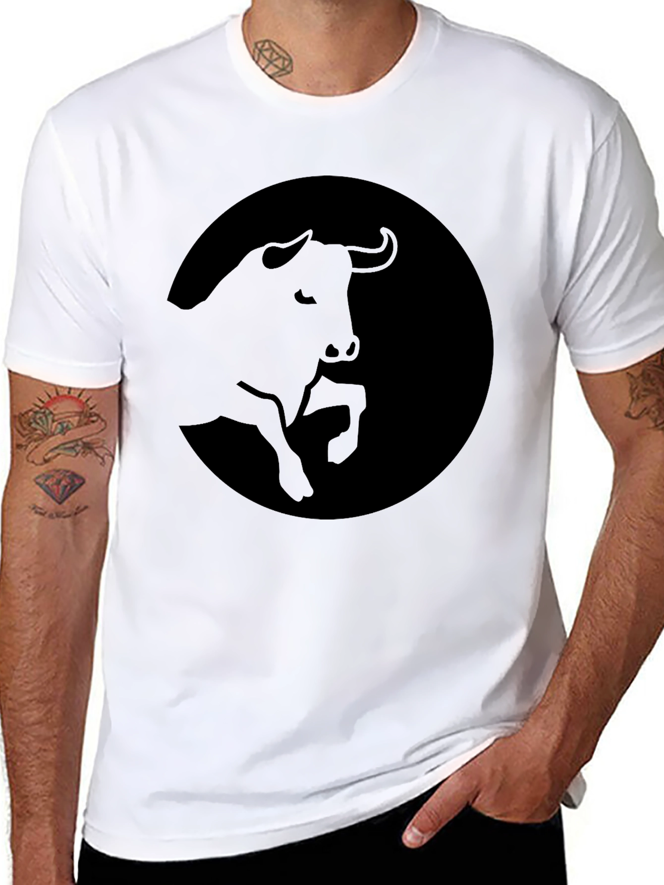 Black Bull Graphic Tee - Stylish Mens T-Shirt