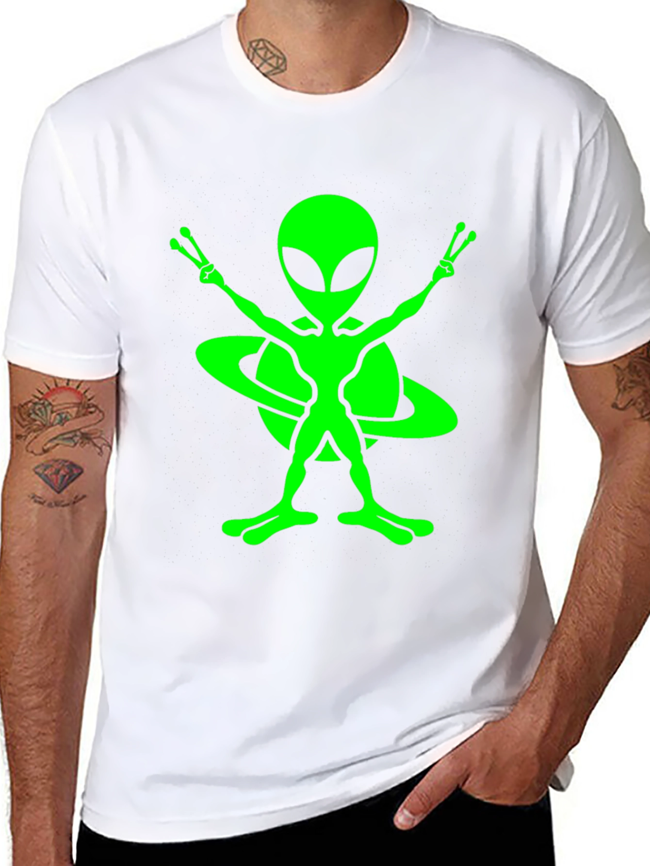 Alien Graphic Tee - Peace Sign